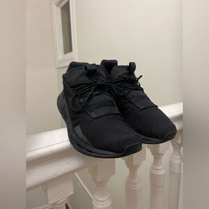 Men's 9.5US - On Cloud x Swiss Engineering 'All Black'